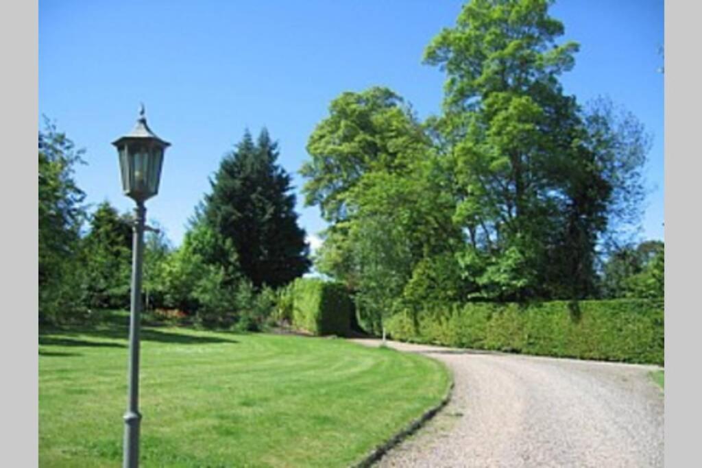 Harleyburn Cottages - Stables And Saddlery Melrose Buitenkant foto