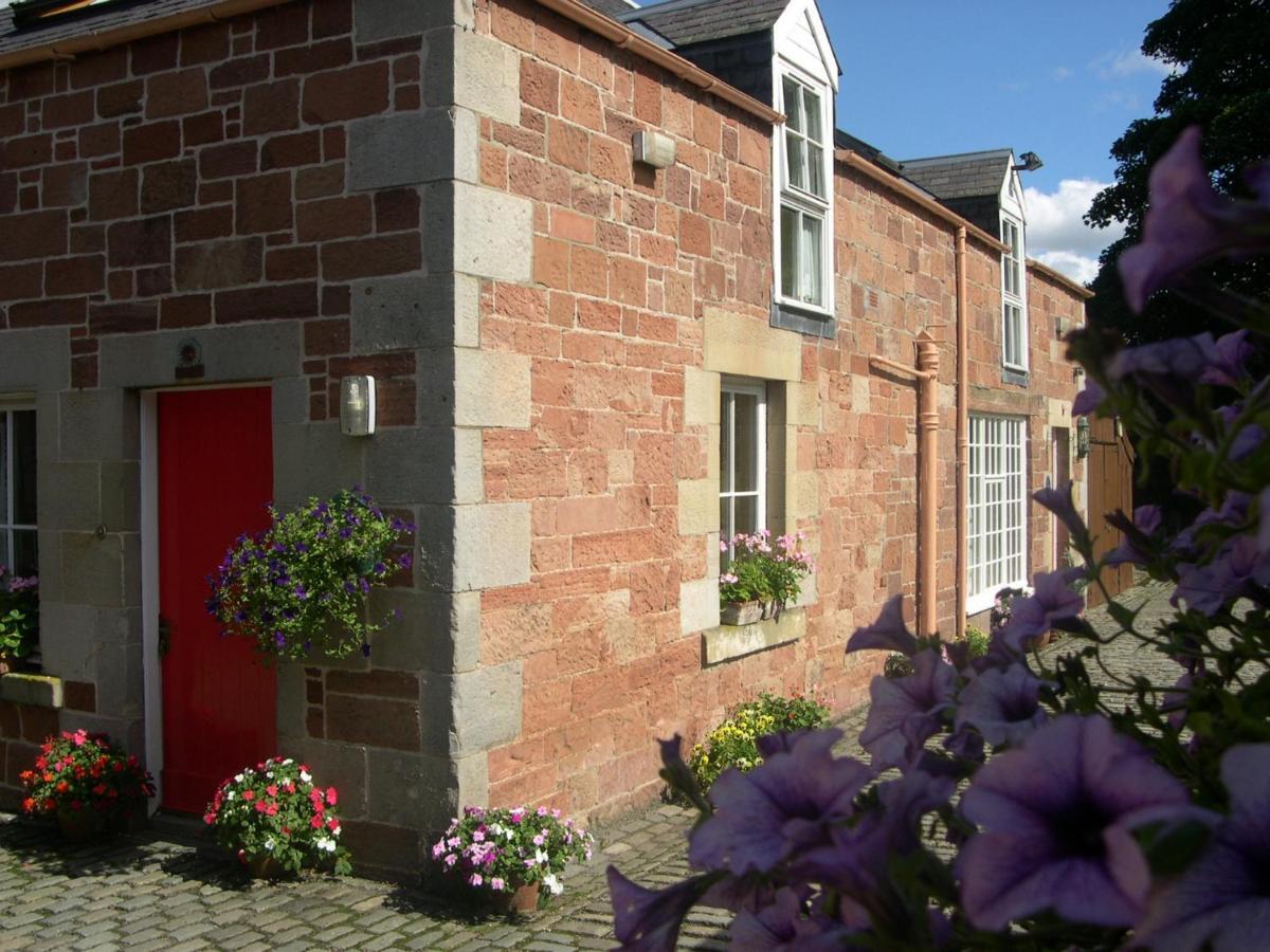 Harleyburn Cottages - Stables And Saddlery Melrose Buitenkant foto